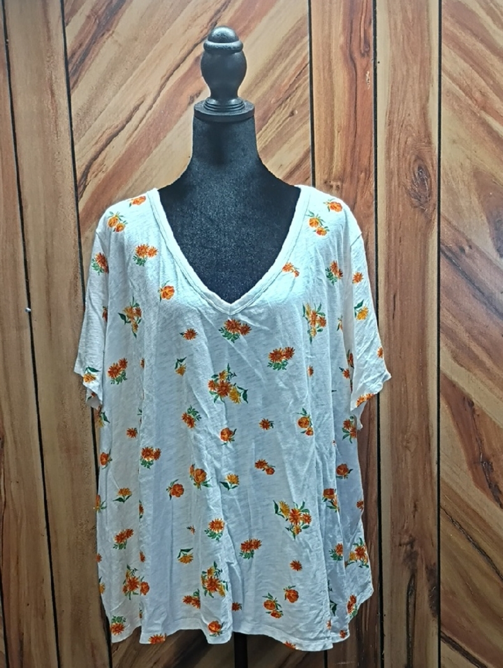 Old Navy Everywear Floral Print V-neckline T-shirt 100% Cotton Women's Size 4X
